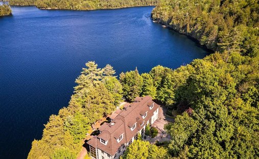 Maison à Val-des-Monts, Québec, Canada 1