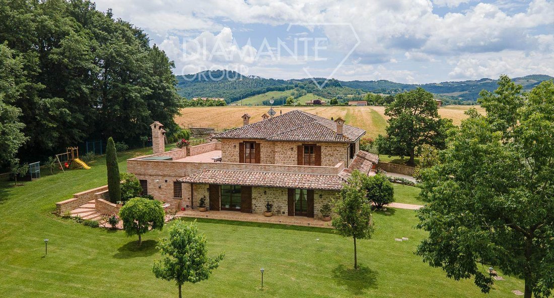 Villa in Gubbio, Umbria, Italy 1 - 18133372