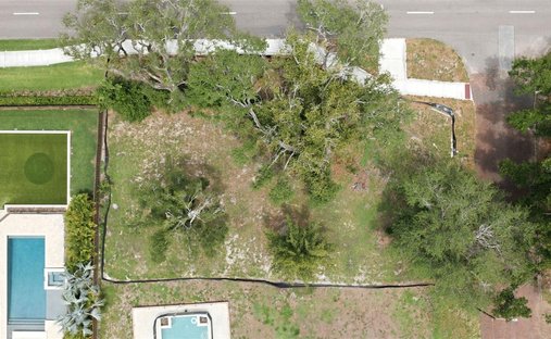 Land in St. Petersburg, Florida, United States 1