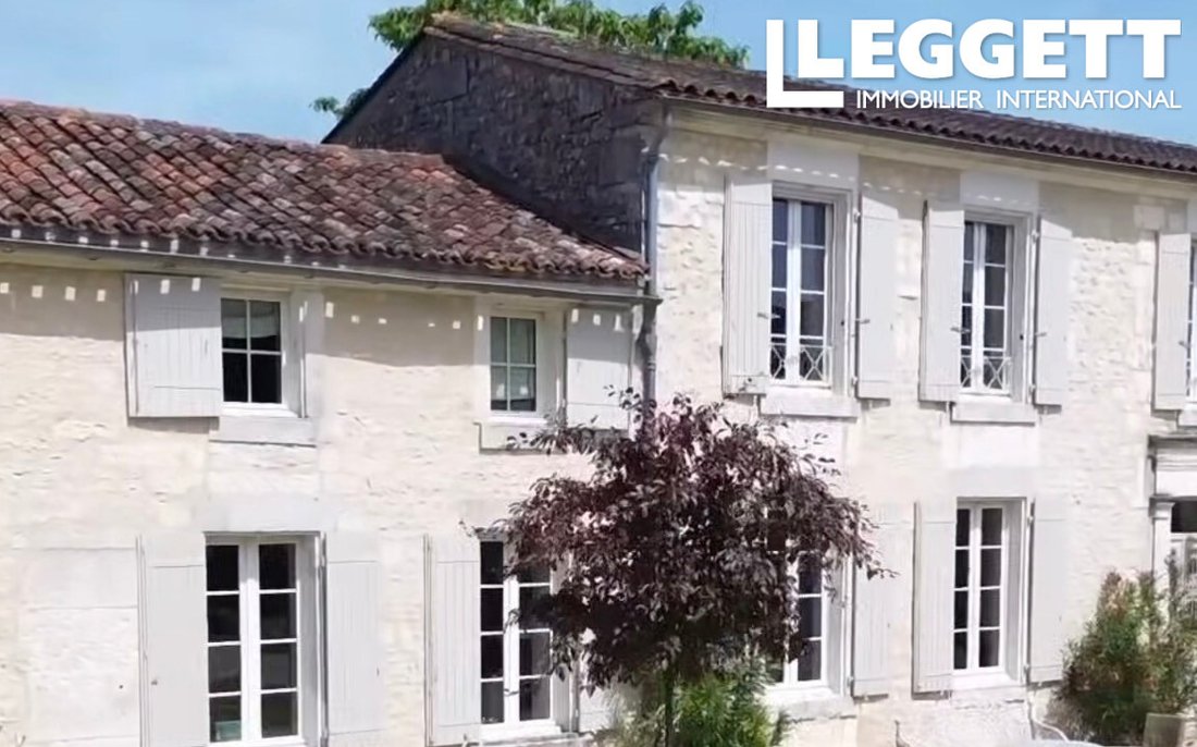 House in Bellevigne, Nouvelle-Aquitaine, France 2 - 16986516