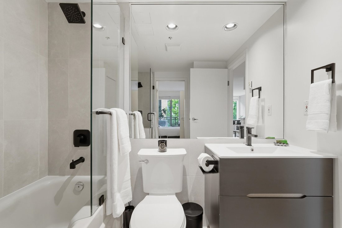Condo in Vancouver, British Columbia, Canada 5 - 18133264