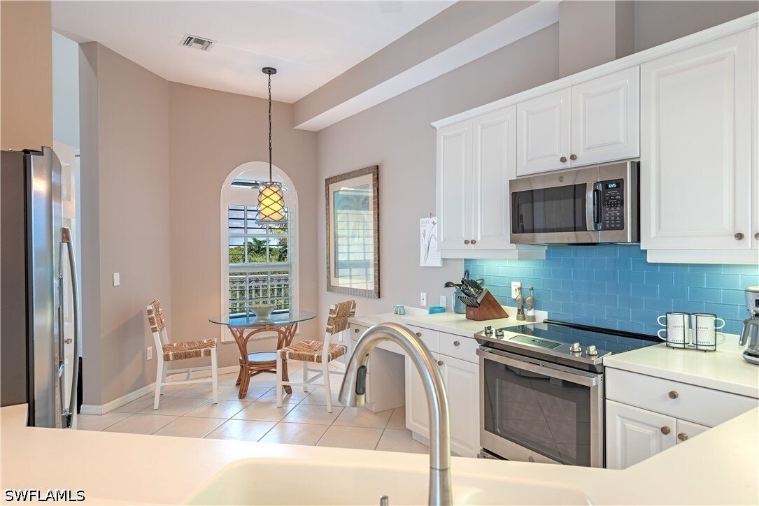 Condo in Naples, Florida, United States 5 - 18131748