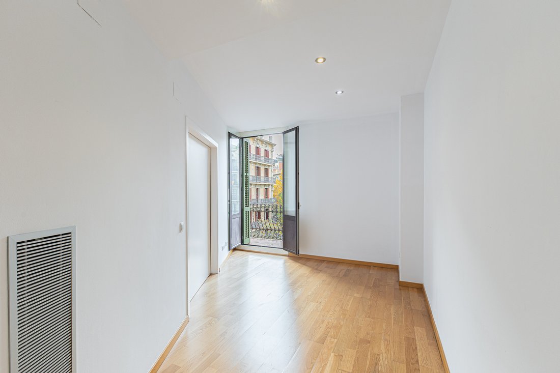Apartment in Eixample, Barcelona, Spain 2 - 18133110