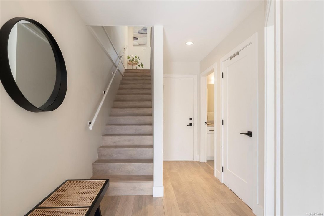 House in Saanich, British Columbia, Canada 5 - 18133266