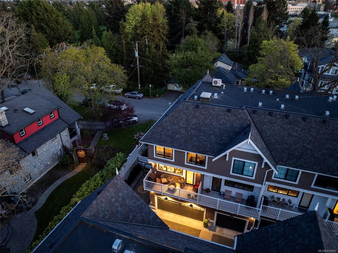 House in Saanich, British Columbia, Canada 4 - 18133266