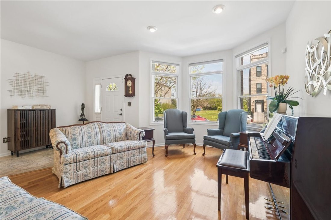House in Chicago, Illinois, United States 2 - 18132675