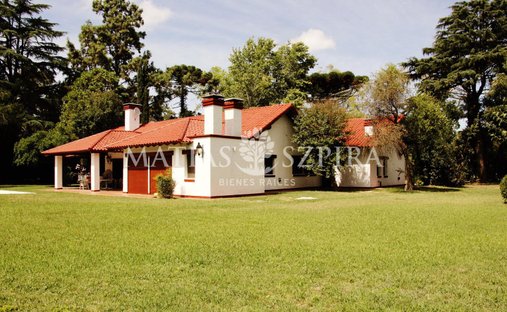 House in Villa Udaondo, Buenos Aires Province, Argentina 1