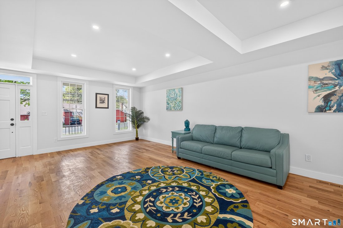 House in Southington, Connecticut, United States 5 - 18132046