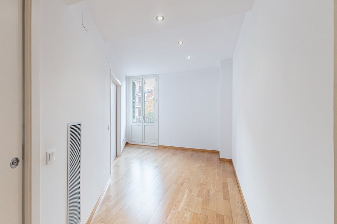 Apartment in Eixample, Barcelona, Spain 5 - 18133110