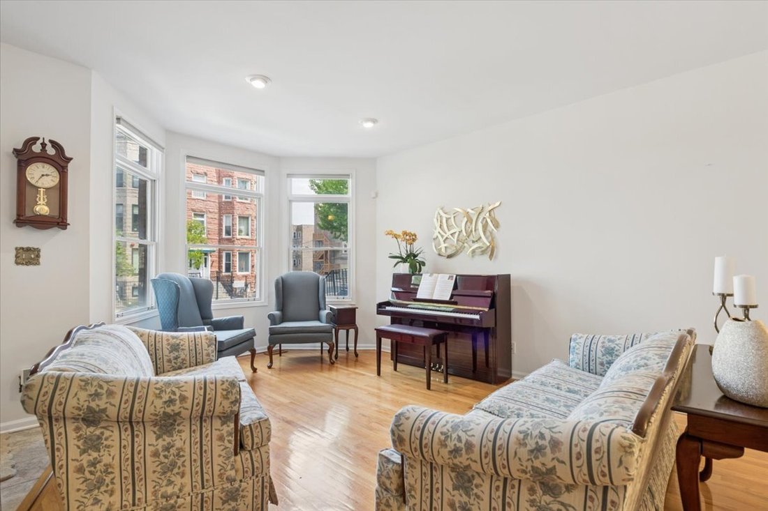 House in Chicago, Illinois, United States 3 - 18132675