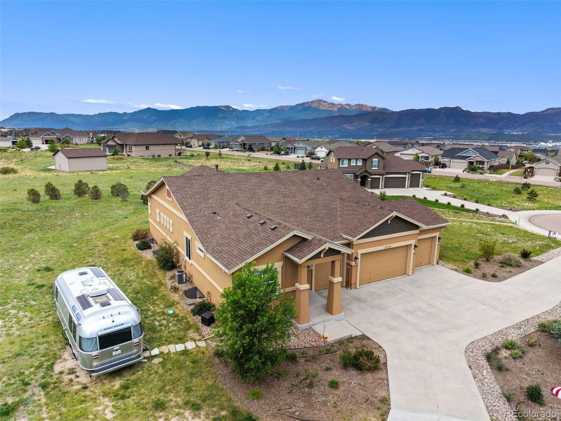House in Colorado Springs, Colorado, United States 1 - 18132157