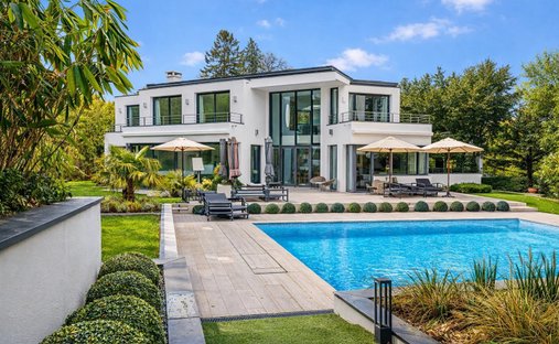 House in Buzenval, Rueil-Malmaison, France 1