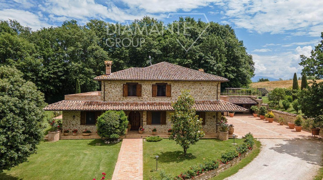 Villa in Gubbio, Umbria, Italy 2 - 18133372