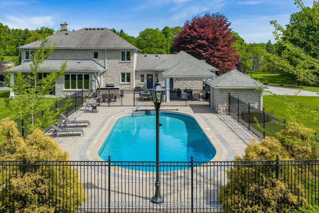 House in Hamilton, Ontario, Canada 4 - 18141818