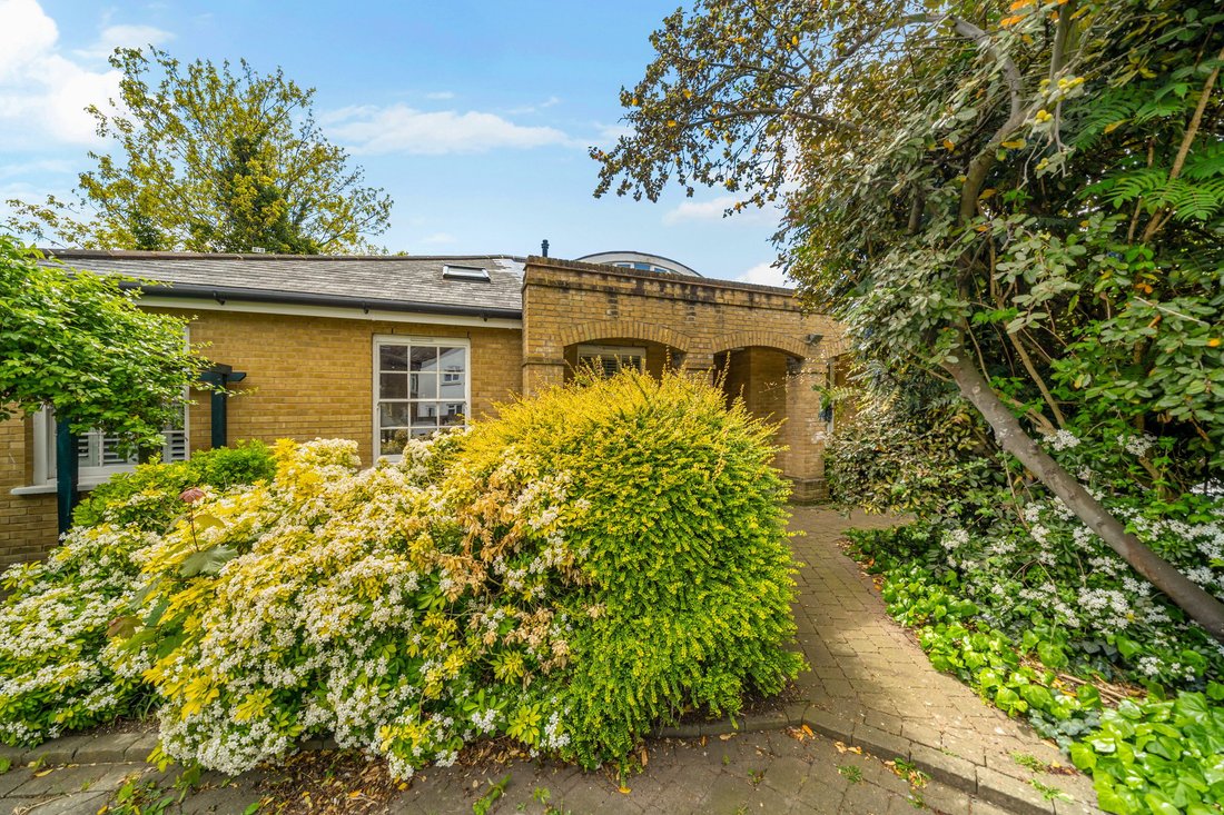 House in Slough, England 1 - 17764108