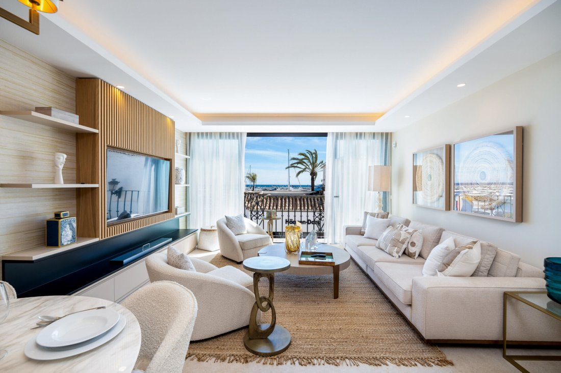 Apartment in Puerto Banus, Marbella, Spain 3 - 18142225