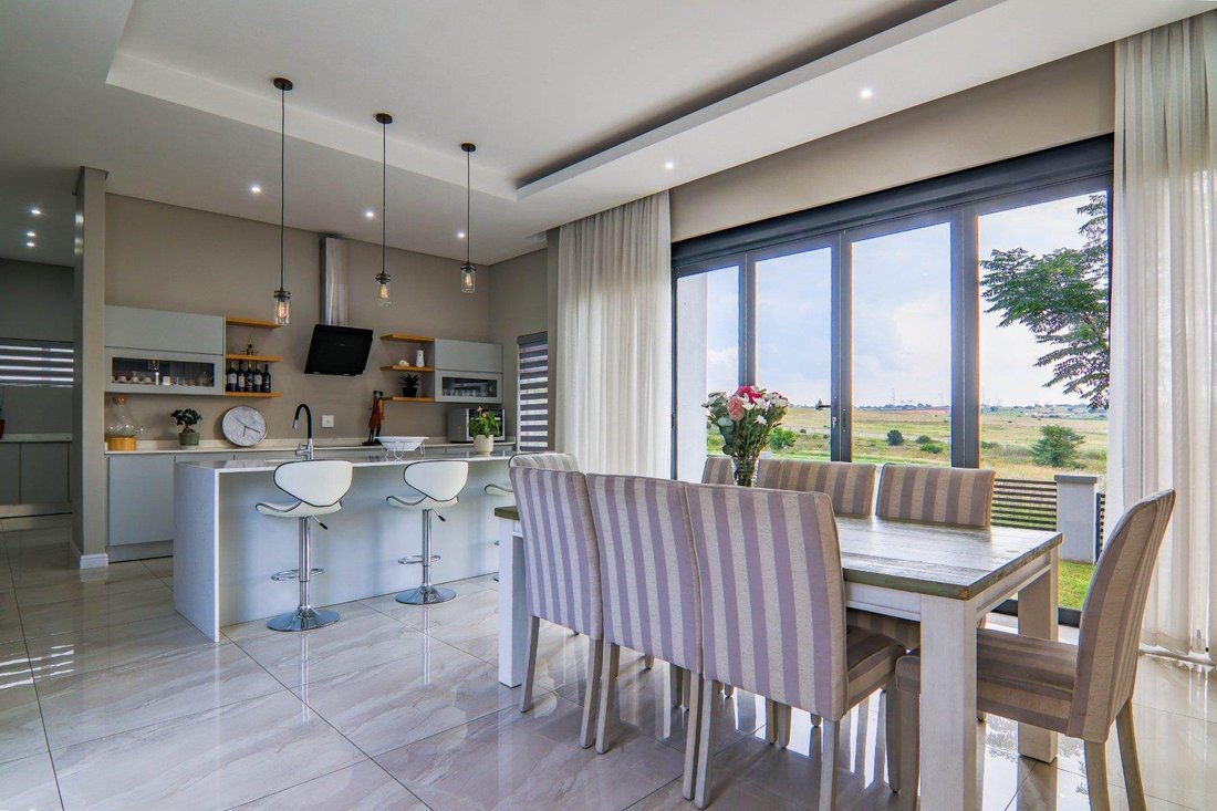 House in Centurion, Gauteng, South Africa 4 - 18141838