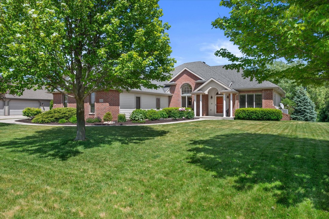 House in Menomonee Falls, Wisconsin, United States 3 - 18141735