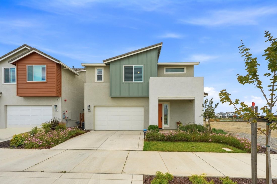 House in Lathrop, California, United States 2 - 18140733