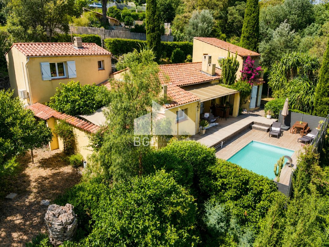 House in Nord Est, Bormes-les-Mimosas, France 1 - 17104028