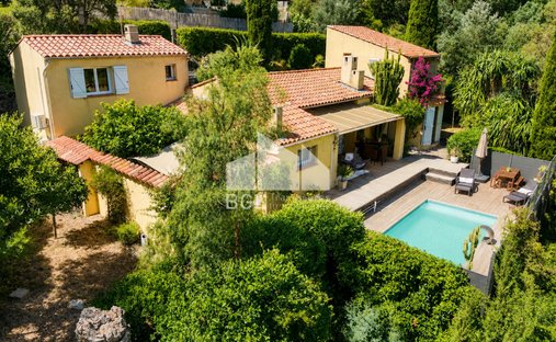 House in Nord Est, Bormes-les-Mimosas, France 1