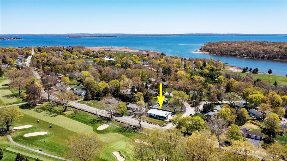 House in Warwick, Rhode Island, United States 2 - 18140676