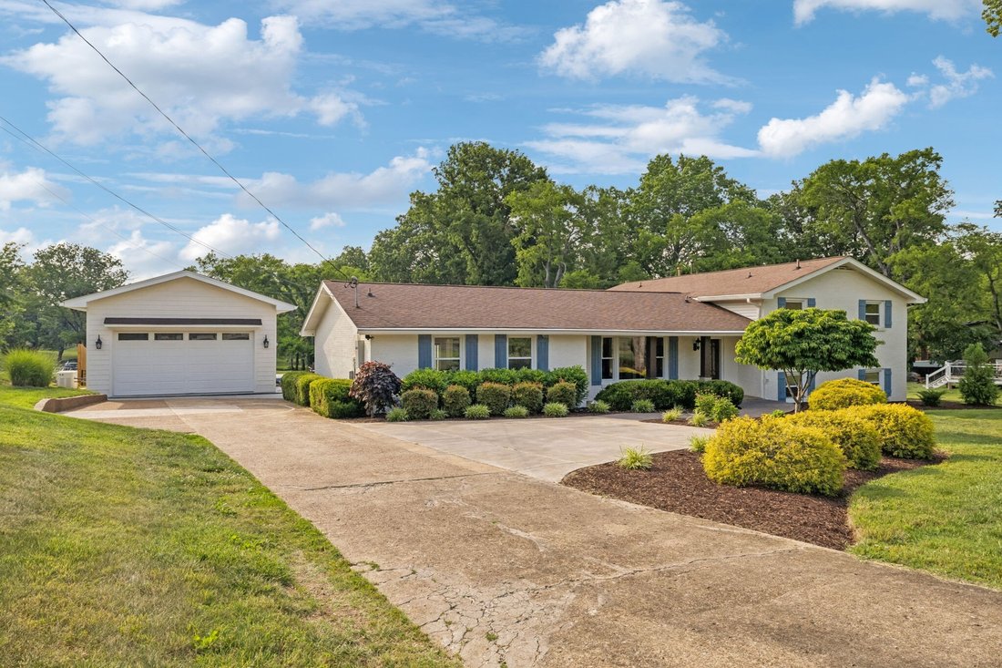 House in Hendersonville, Tennessee, United States 3 - 18140897