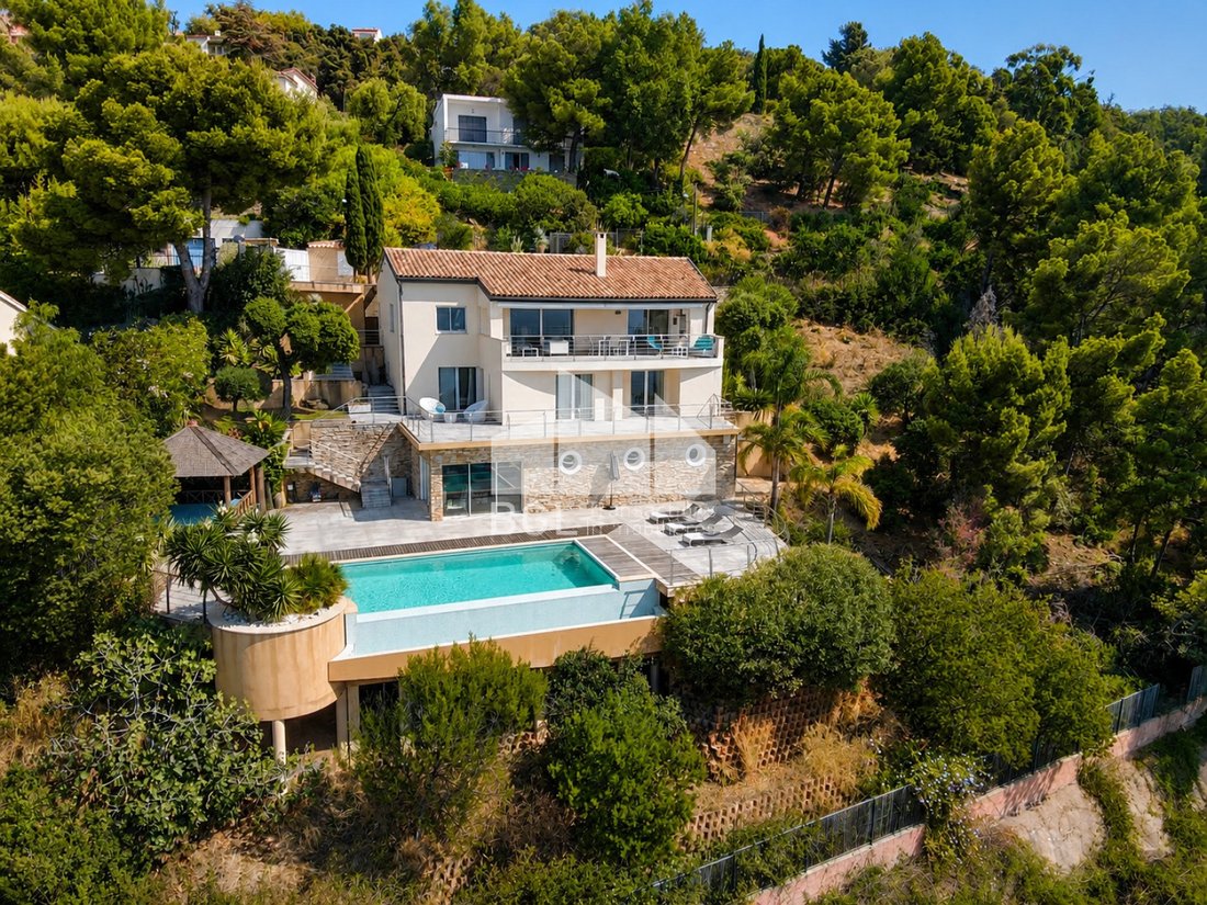 House in Le Lavandou, Provence-Alpes-Côte d'Azur, France 1 - 16297491