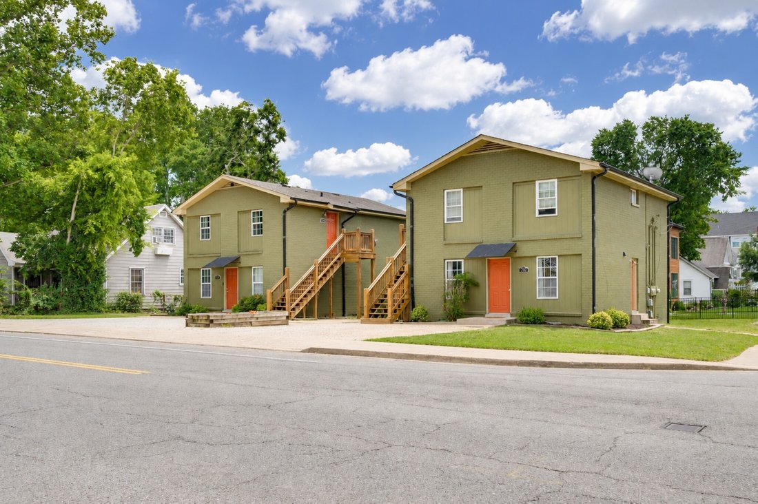 Nashville, Tennessee, United States 2 - 18140952