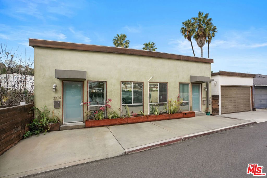 Los Angeles, California, United States 1 - 18140835