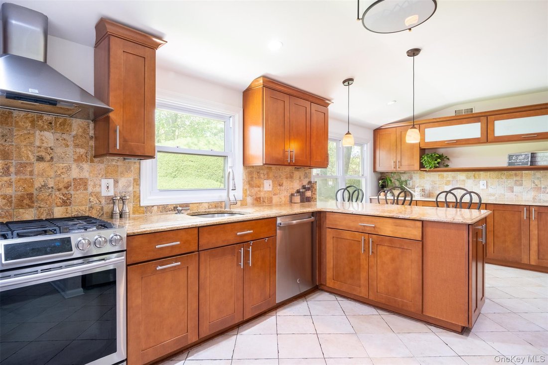 House in New Rochelle, New York, United States 4 - 18140882