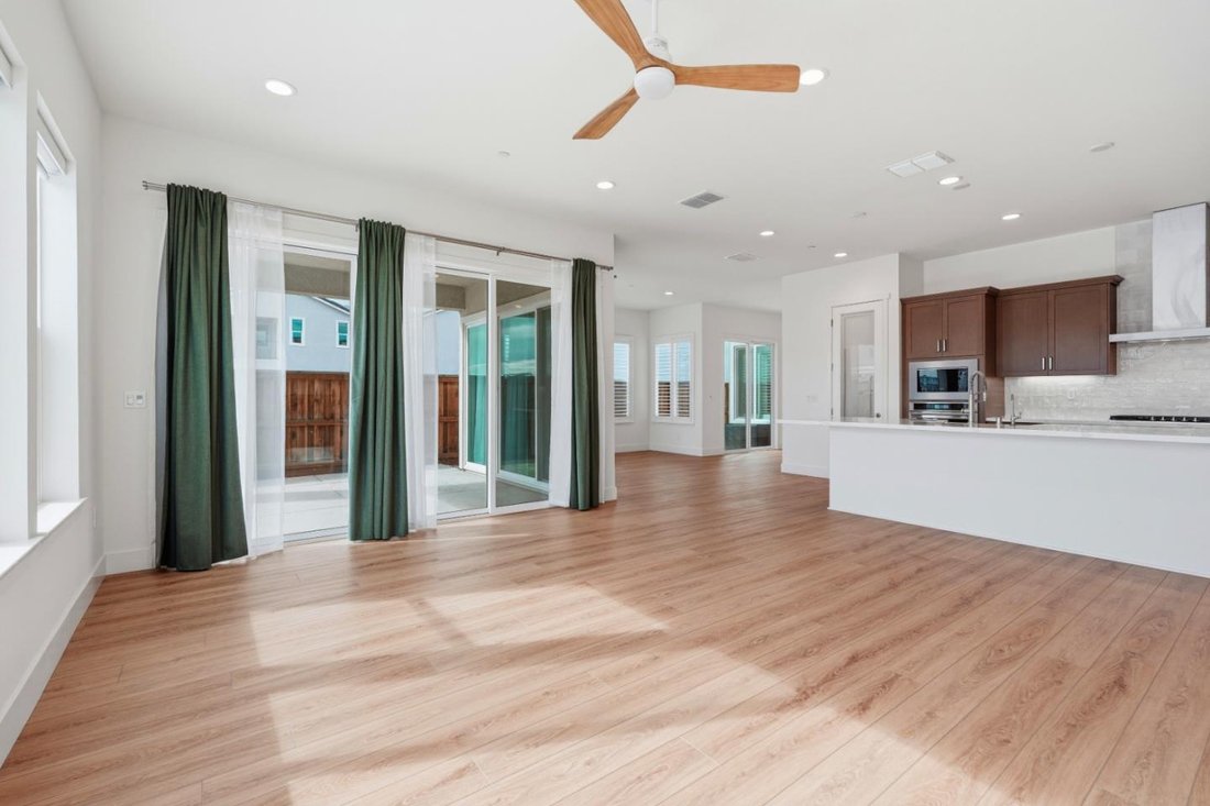 House in Lathrop, California, United States 4 - 18140733