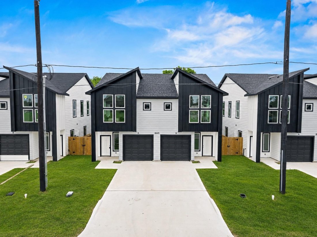 Houston, Texas, United States 2 - 18142160