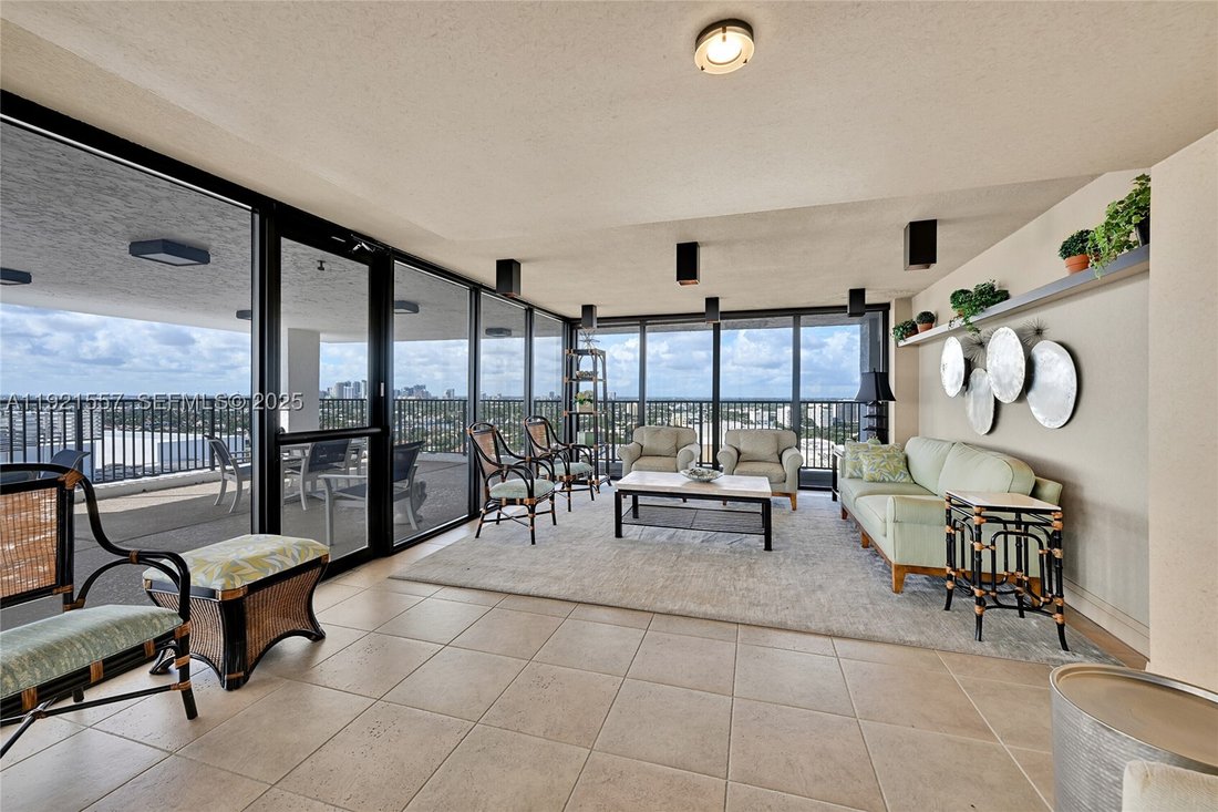 Condo in Fort Lauderdale, Florida, United States 2 - 17203465