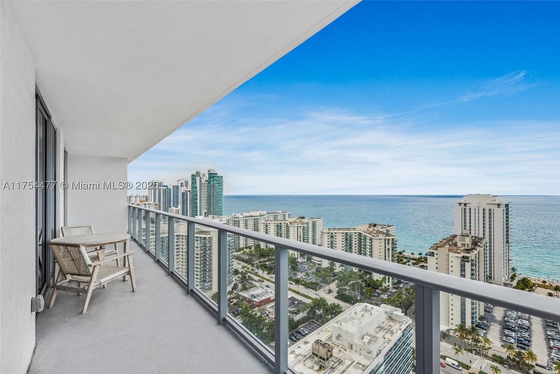 Hollywood, Florida, United States 1 - 17205314