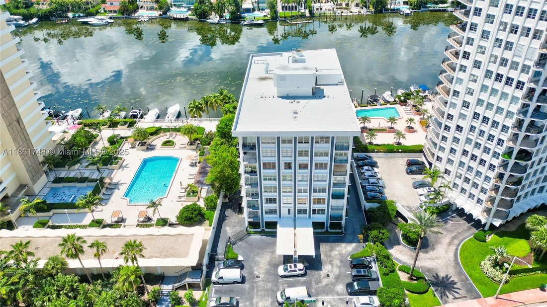 Condo in Miami Beach, Florida, United States 1 - 17207019