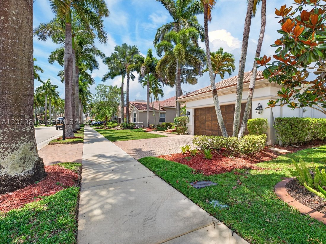 House in Weston, Florida, United States 3 - 17937027