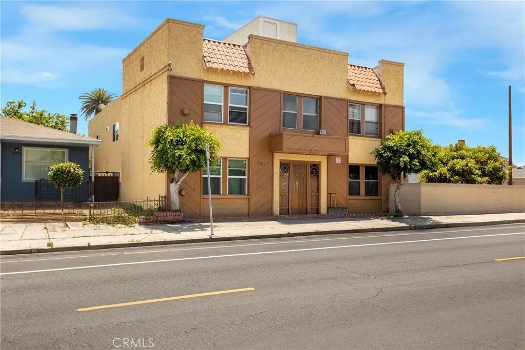 Los Angeles, California, United States 2 - 18142271