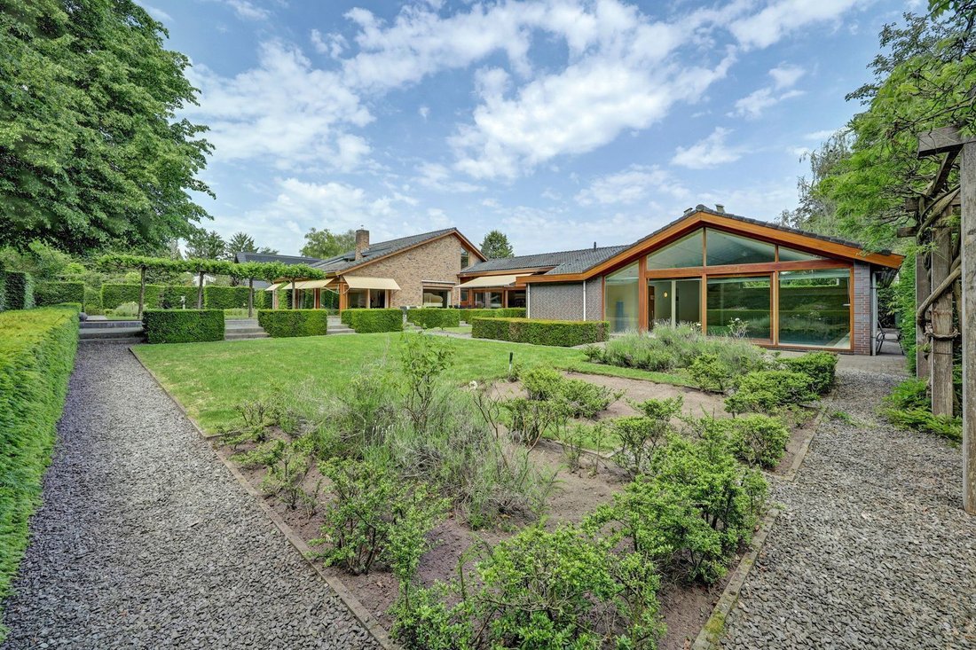 Villa in Oosterhout, North Brabant, Netherlands 3 - 18143175