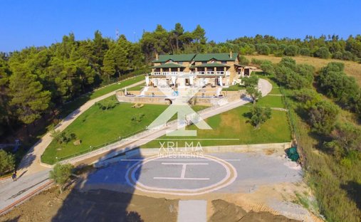Villa in Pallini Municipal Unit, Macedonia and Thrace, Greece 1