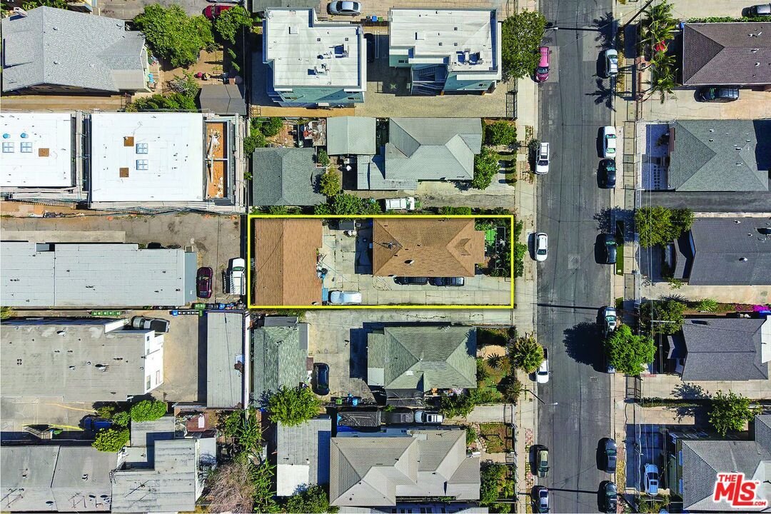 Los Angeles, California, United States 4 - 18143309