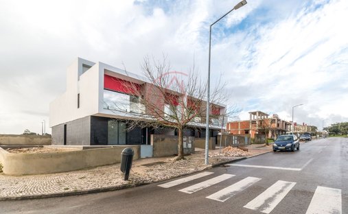 House in Alhos Vedros, Setubal, Portugal 1