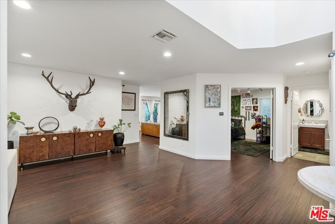 House in Los Angeles, California, United States 3 - 18143323
