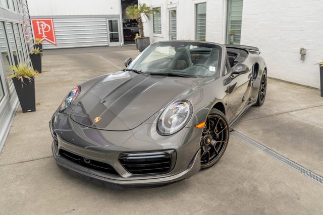Cabriolet in Bellevue, WA, United States 3 - 18143121