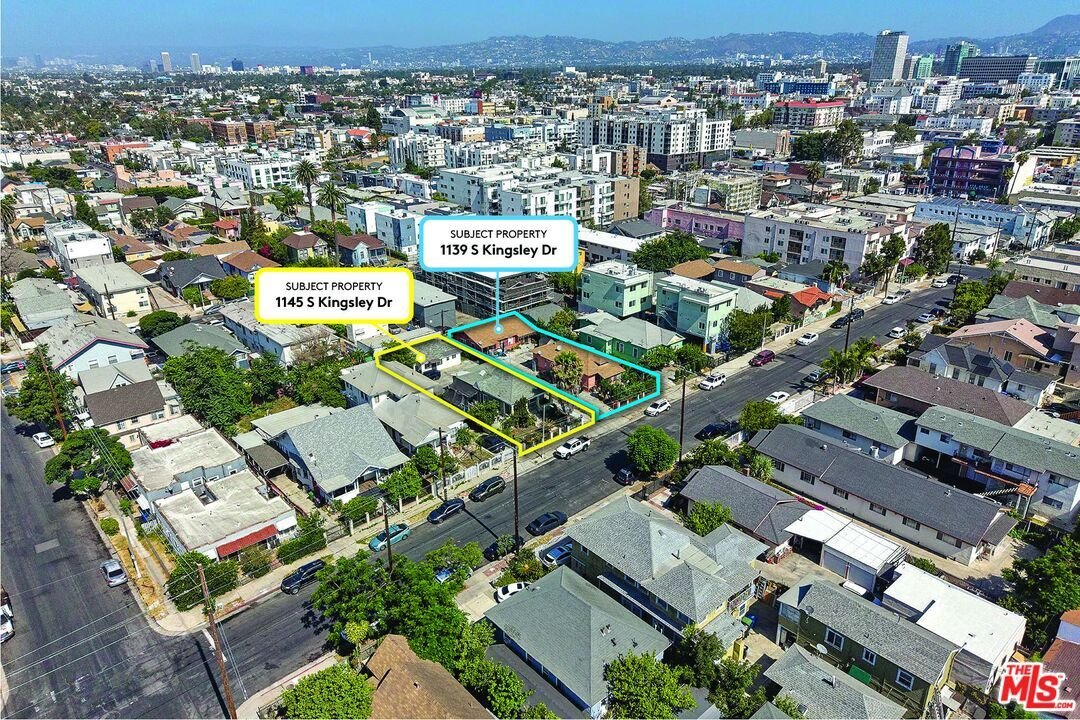 Los Angeles, California, United States 2 - 18143309
