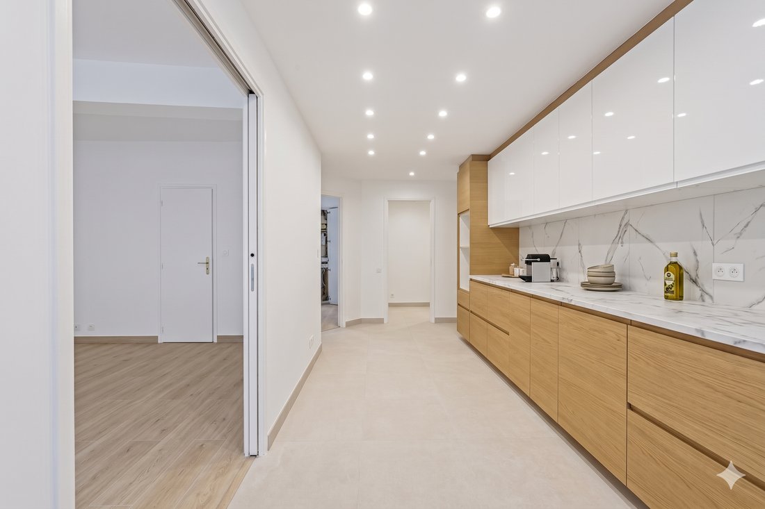 Apartment in Saint Gervais, Paris 4e Arrondissement, Paris 2 - 18143101