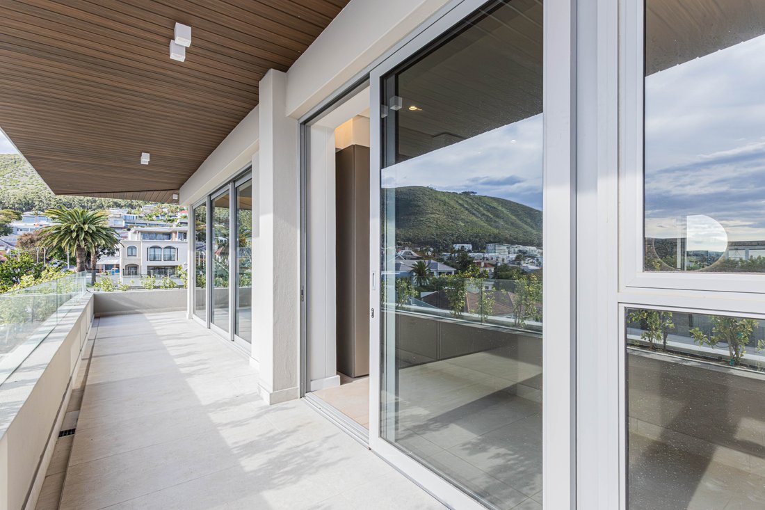 Apartment in Fresnaye, Bakoven, Cape Town 5 - 18143036