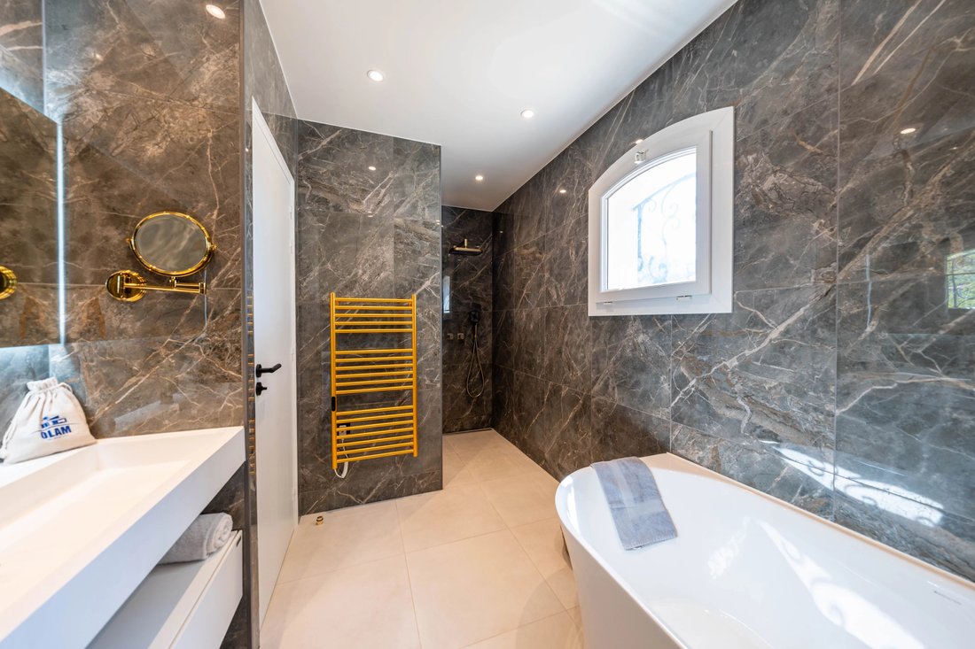 Villa in Vallergues, Cannes, France 4 - 18142851