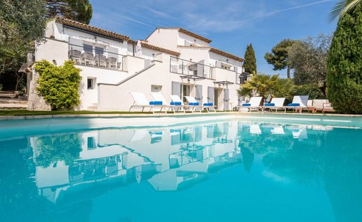 Villa in Vallergues, Cannes, France 1