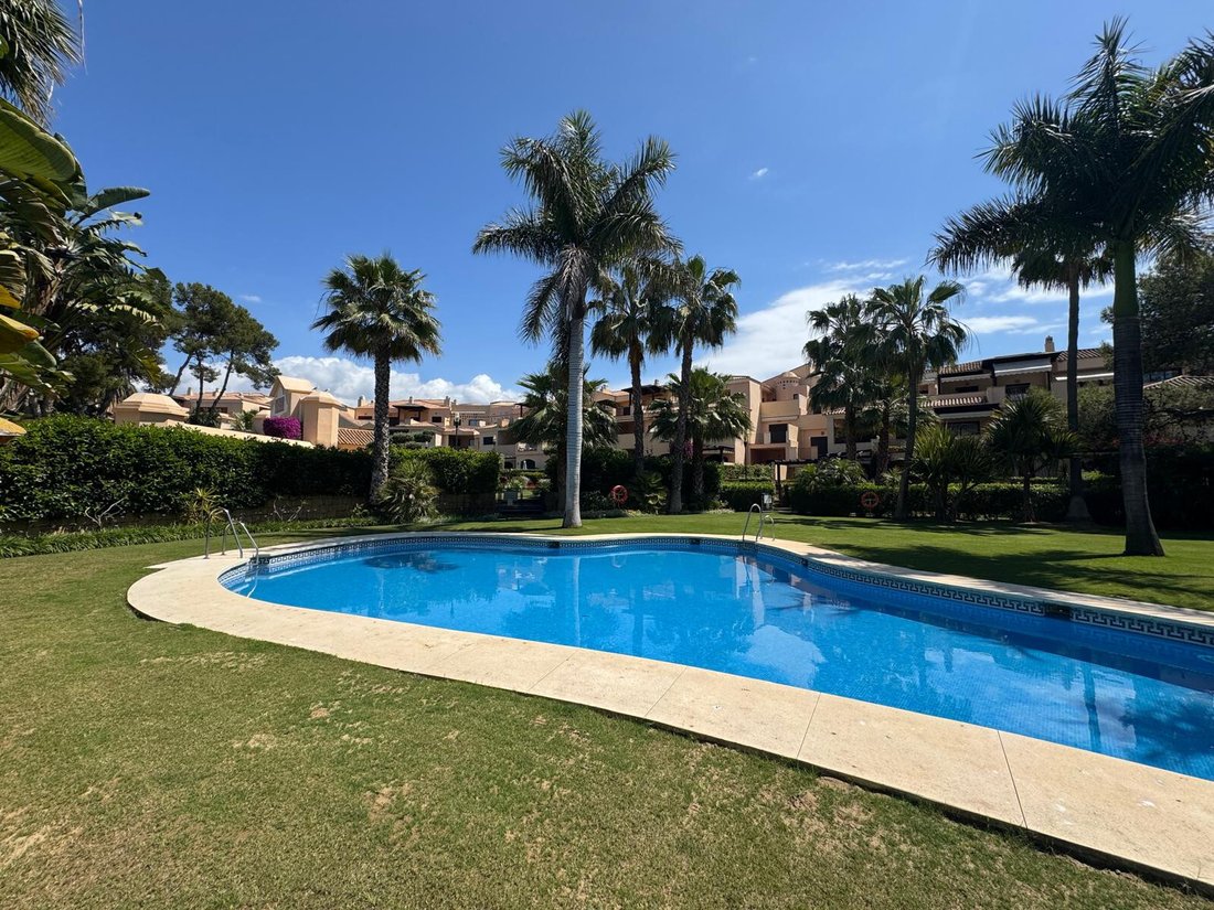 Apartment in Puerto Banus, Marbella, Spain 1 - 18143114